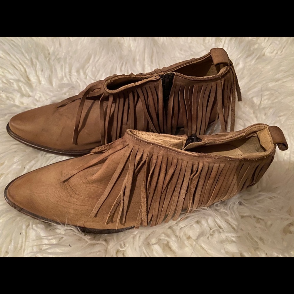 Free People Ankle Fringe Bootie- Taupe 40 Euro